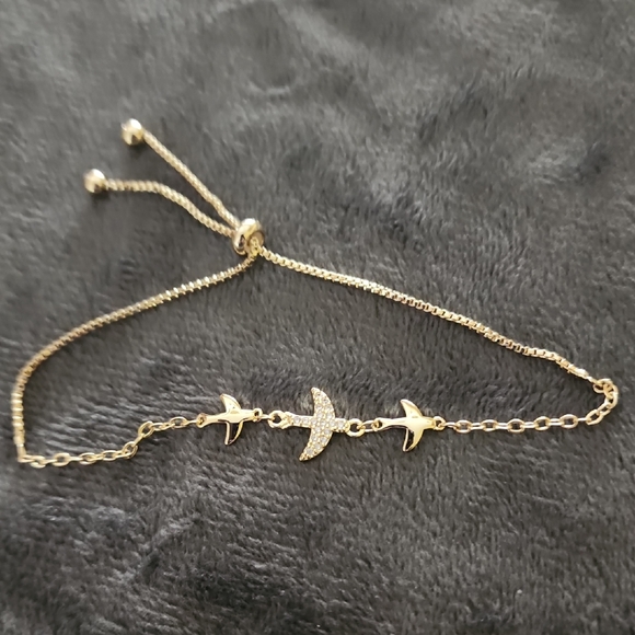Jewelry - Elegant Gold Bird Bracelet Gold Plated Adjustable